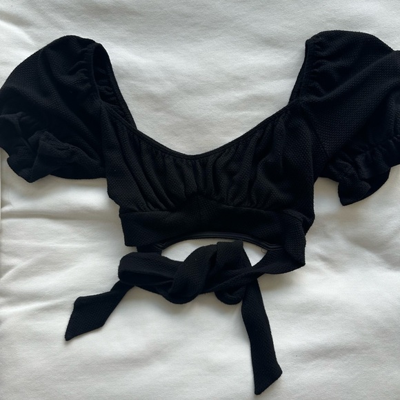 Urban Outfitters cropped wrap top - Picture 3 of 4